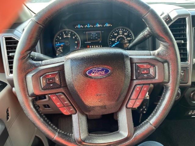 Ford F-150 Vehicle Full-screen Gallery Image 14