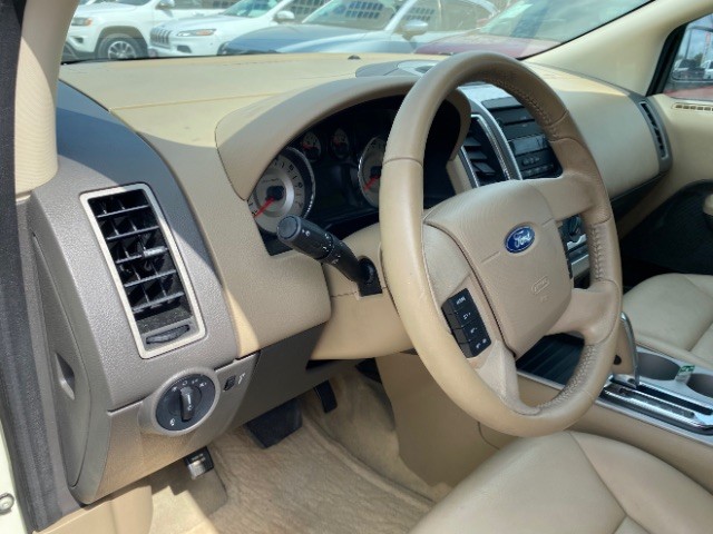 Ford Edge Vehicle Full-screen Gallery Image 09