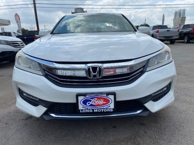 Honda Accord Sedan Vehicle Full-screen Gallery Image 02