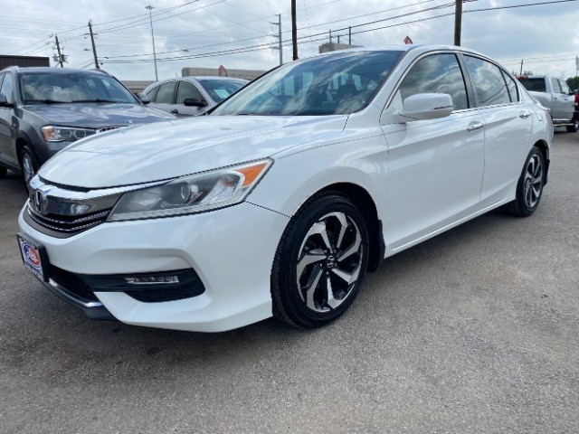 Honda Accord Sedan Vehicle Full-screen Gallery Image 03