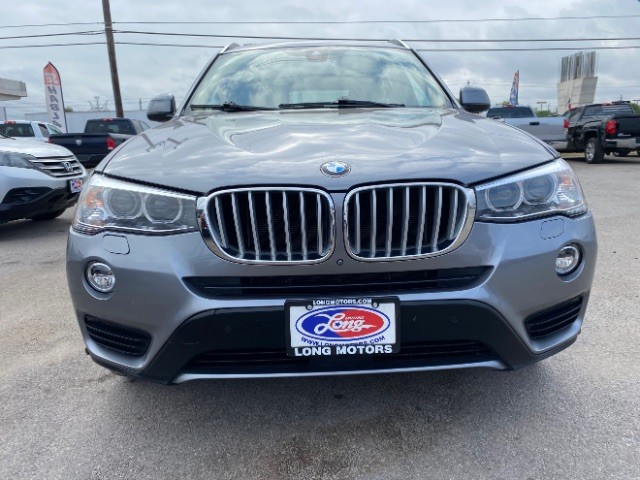 BMW X3 Vehicle Full-screen Gallery Image 02