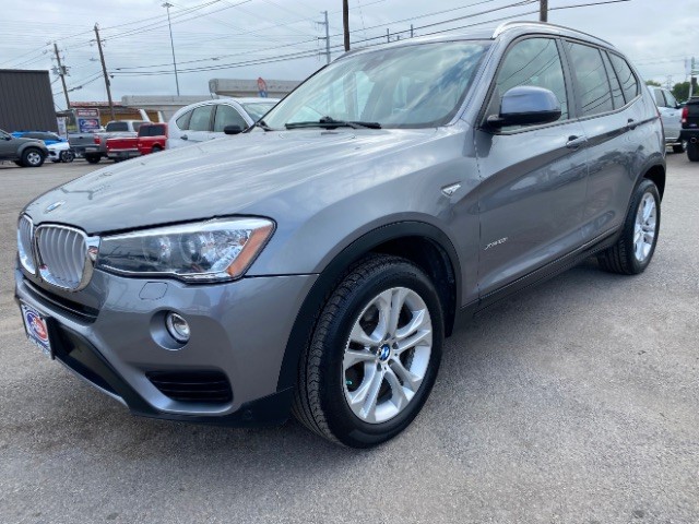 BMW X3 Vehicle Full-screen Gallery Image 03