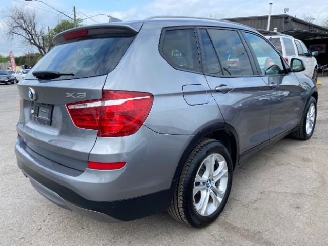 BMW X3 Vehicle Full-screen Gallery Image 05