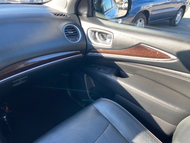 INFINITI JX35 Vehicle Full-screen Gallery Image 14