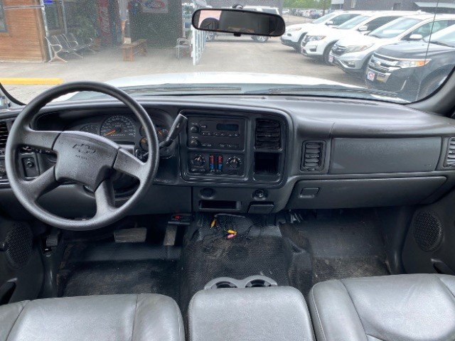 Chevrolet Silverado 2500HD Vehicle Full-screen Gallery Image 06