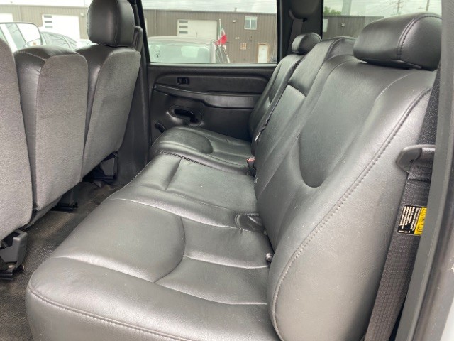 Chevrolet Silverado 2500HD Vehicle Full-screen Gallery Image 07