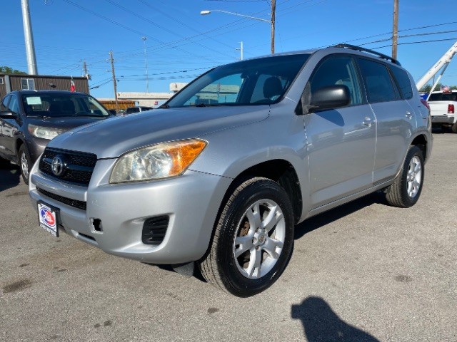 Toyota RAV4 Vehicle Full-screen Gallery Image 03