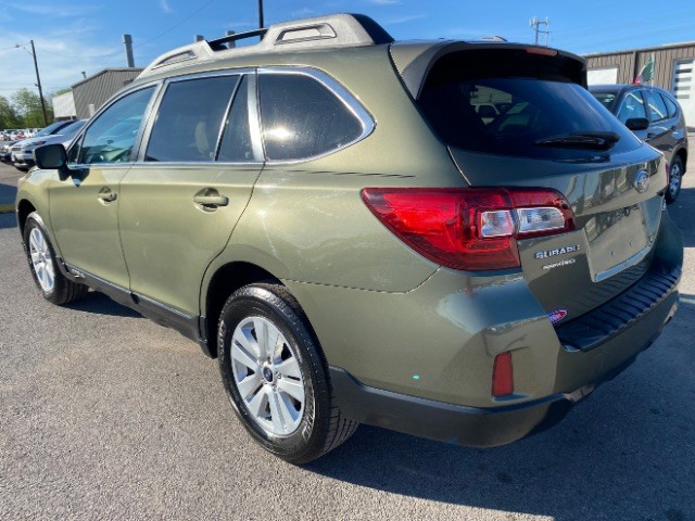 Subaru Outback Vehicle Full-screen Gallery Image 03