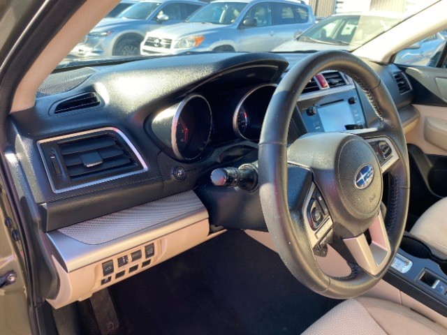 Subaru Outback Vehicle Full-screen Gallery Image 08