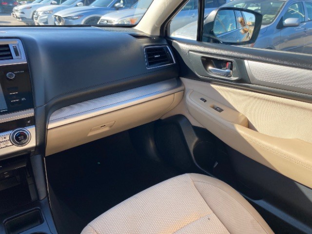 Subaru Outback Vehicle Full-screen Gallery Image 09
