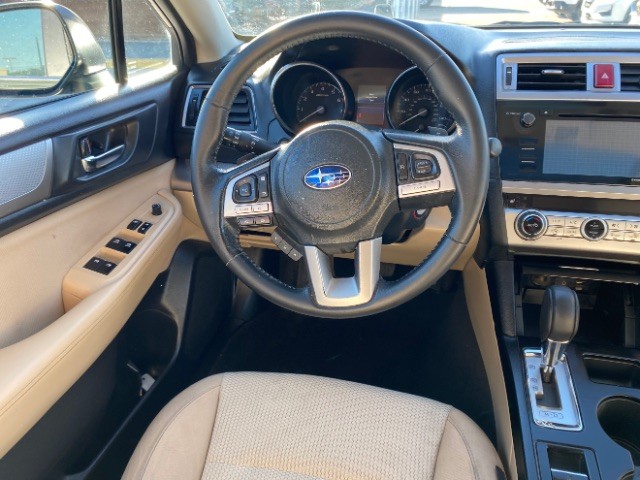 Subaru Outback Vehicle Full-screen Gallery Image 10
