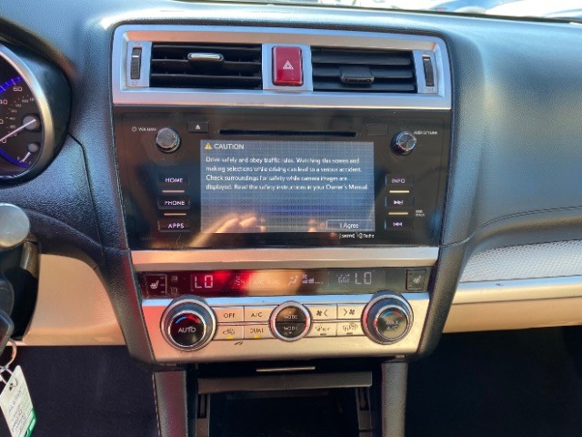 Subaru Outback Vehicle Full-screen Gallery Image 12