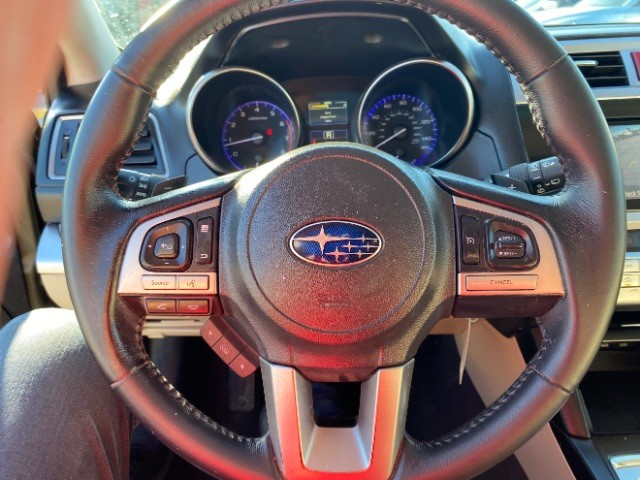 Subaru Outback Vehicle Full-screen Gallery Image 14