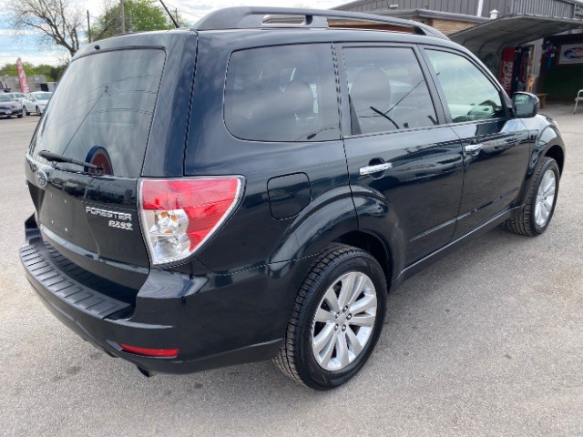 Subaru Forester Vehicle Full-screen Gallery Image 05