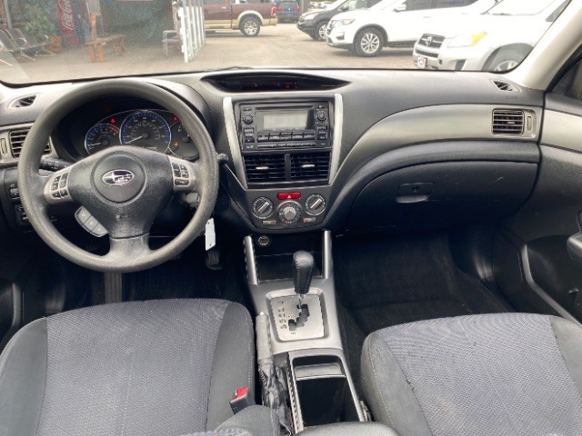 Subaru Forester Vehicle Full-screen Gallery Image 06