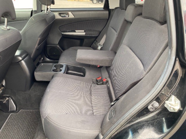 Subaru Forester Vehicle Full-screen Gallery Image 07