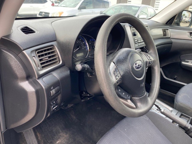 Subaru Forester Vehicle Full-screen Gallery Image 09