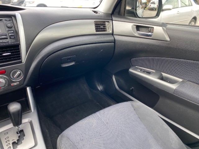 Subaru Forester Vehicle Full-screen Gallery Image 10