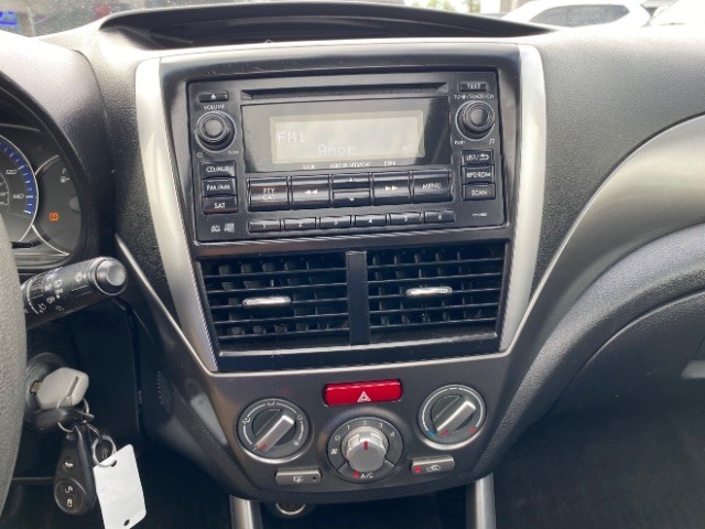 Subaru Forester Vehicle Full-screen Gallery Image 13