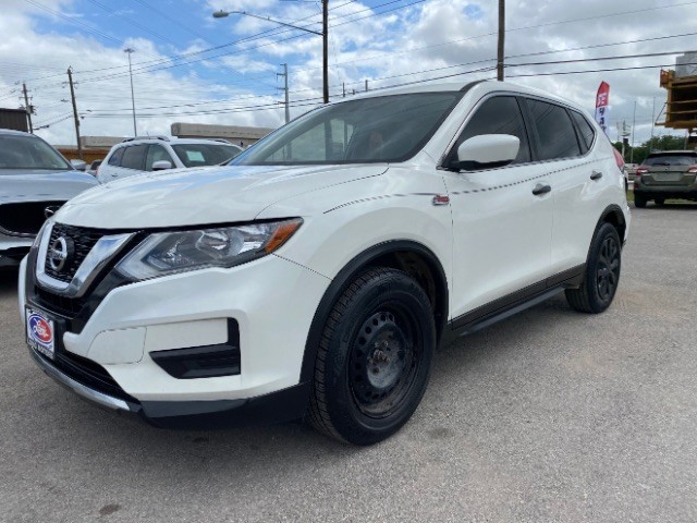 Nissan Rogue Vehicle Full-screen Gallery Image 03