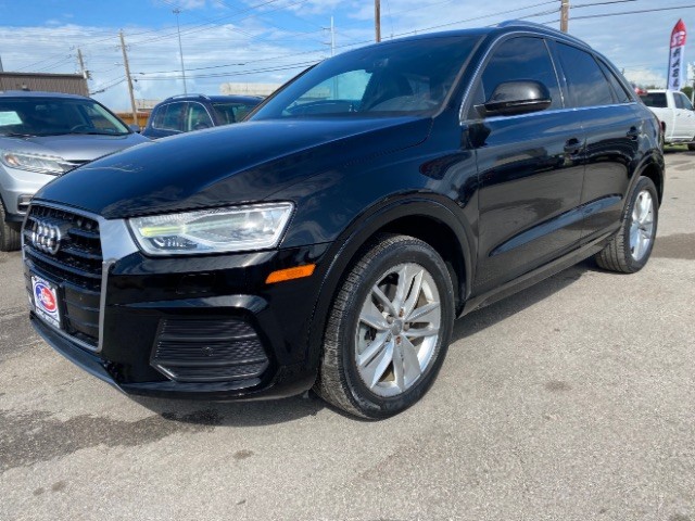 Audi Q3 Vehicle Full-screen Gallery Image 03