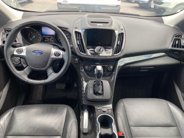 Ford Escape Vehicle Full-screen Gallery Image 06