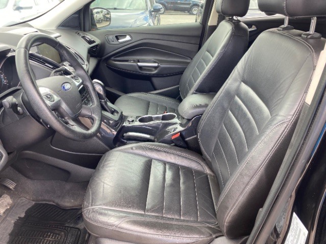 Ford Escape Vehicle Full-screen Gallery Image 08