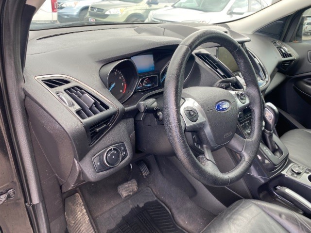 Ford Escape Vehicle Full-screen Gallery Image 09
