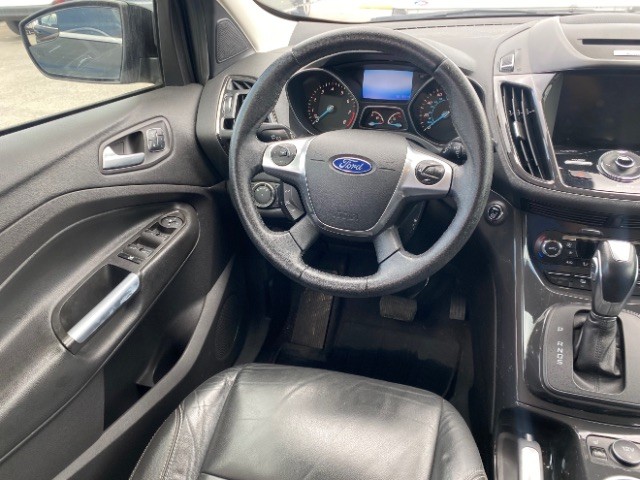 Ford Escape Vehicle Full-screen Gallery Image 11