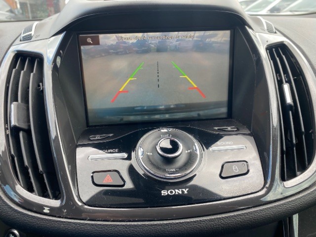 Ford Escape Vehicle Full-screen Gallery Image 13