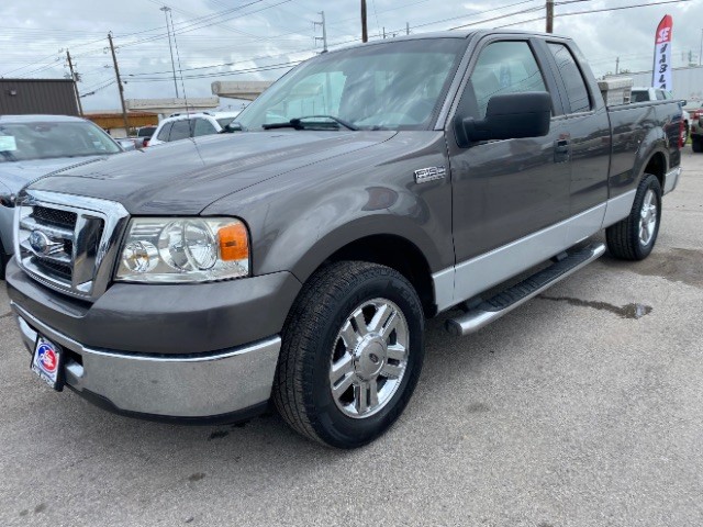 Ford F-150 Vehicle Full-screen Gallery Image 03
