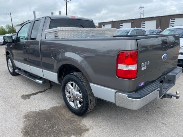 Ford F-150 Vehicle Full-screen Gallery Image 04