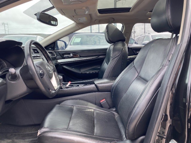 Nissan Maxima Vehicle Full-screen Gallery Image 08