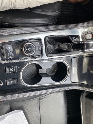 Nissan Maxima Vehicle Full-screen Gallery Image 13