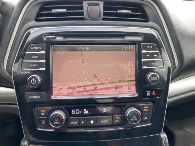 Nissan Maxima Vehicle Full-screen Gallery Image 14