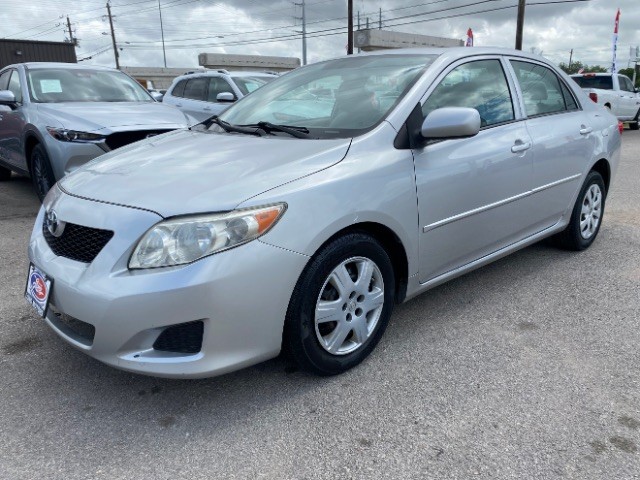 Toyota Corolla Vehicle Full-screen Gallery Image 03