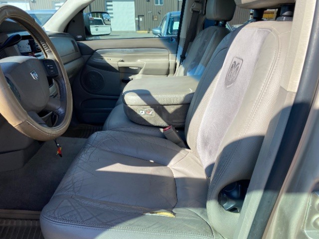 Dodge Ram 3500 Vehicle Full-screen Gallery Image 09