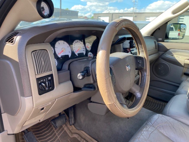 Dodge Ram 3500 Vehicle Full-screen Gallery Image 10