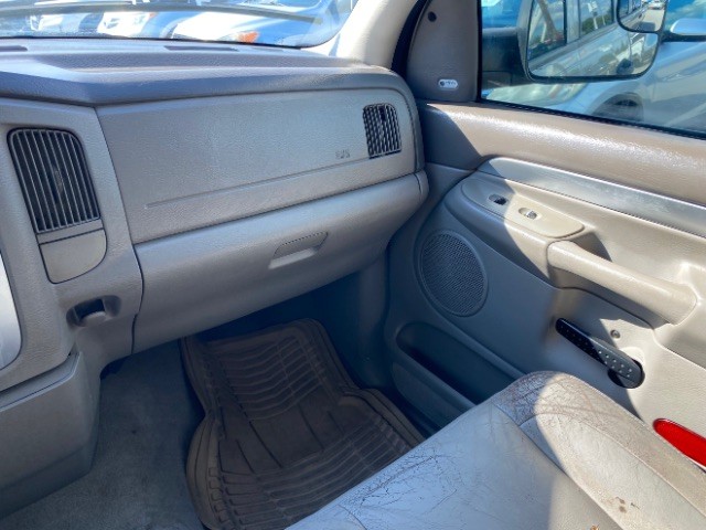 Dodge Ram 3500 Vehicle Full-screen Gallery Image 11