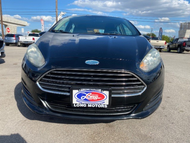 Ford Fiesta Hatchback Vehicle Full-screen Gallery Image 02