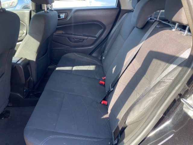 Ford Fiesta Hatchback Vehicle Full-screen Gallery Image 07