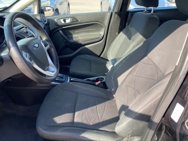 Ford Fiesta Hatchback Vehicle Full-screen Gallery Image 08