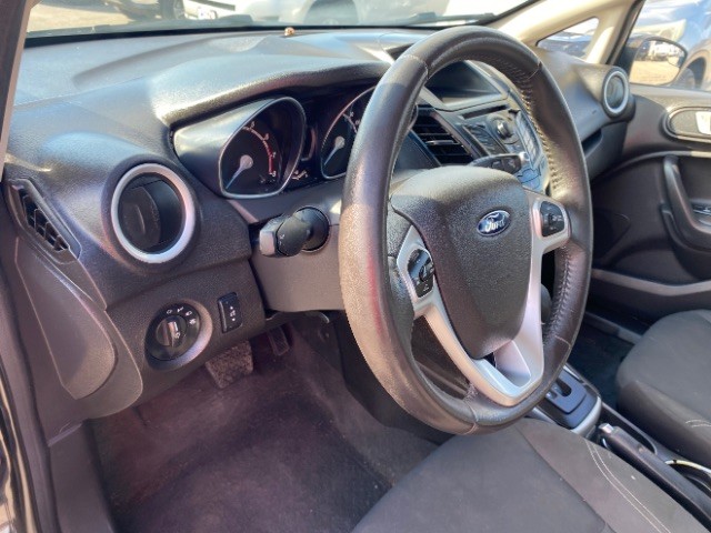 Ford Fiesta Hatchback Vehicle Full-screen Gallery Image 09