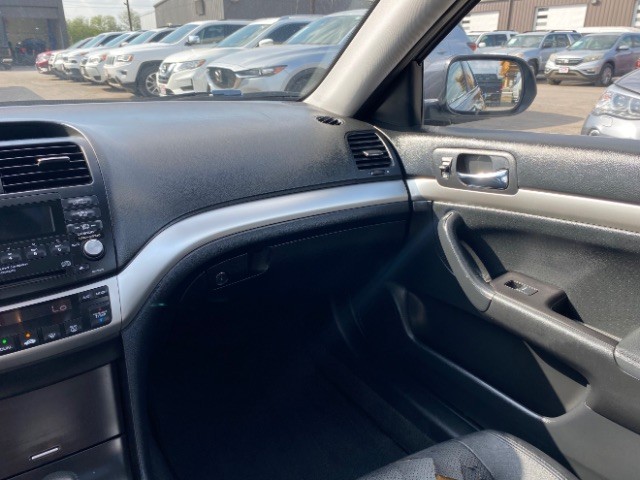 Acura TSX Vehicle Full-screen Gallery Image 09