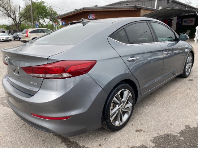 Hyundai Elantra Vehicle Full-screen Gallery Image 06