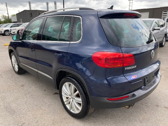 Volkswagen Tiguan Vehicle Full-screen Gallery Image 04