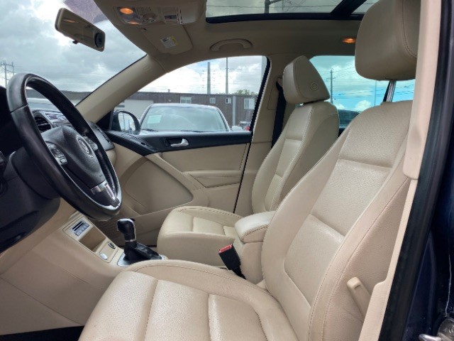 Volkswagen Tiguan Vehicle Full-screen Gallery Image 08