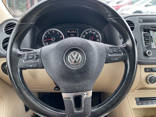 Volkswagen Tiguan Vehicle Full-screen Gallery Image 16