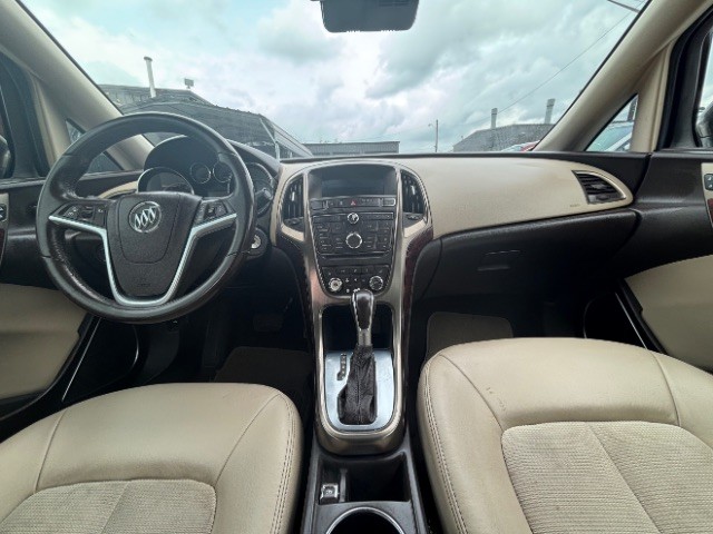 Buick Verano Vehicle Full-screen Gallery Image 07