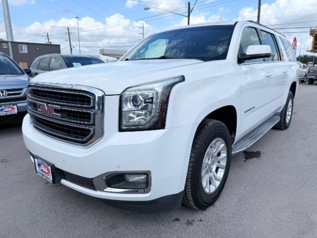 GMC Yukon XL Vehicle Full-screen Gallery Image 03